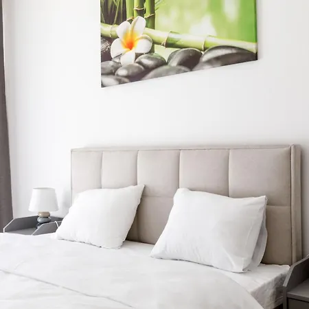 Grey Harmony By Uniquerent Lejlighed