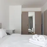 Lägenhet Old Town 5 Min Free Parking & Breakfast Balcony - Grey Harmony By Uniquerent