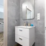 Old Town 5 Min Free Parking & Breakfast Balcony - Grey Harmony By Uniquerent Lägenhet *