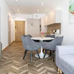 Old Town 5 Min Free Parking & Breakfast Balcony - Grey Harmony By Uniquerent Lägenhet Wrocław
