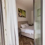 Old Town 5 Min Free Parking & Breakfast Balcony - Grey Harmony By Uniquerent