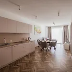 Old Town 5 Min Free Parking & Breakfast Balcony - Grey Harmony By Uniquerent Apartment Wroclaw
