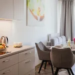 Old Town 5 Min Free Parking & Breakfast Balcony - Grey Harmony By Uniquerent *