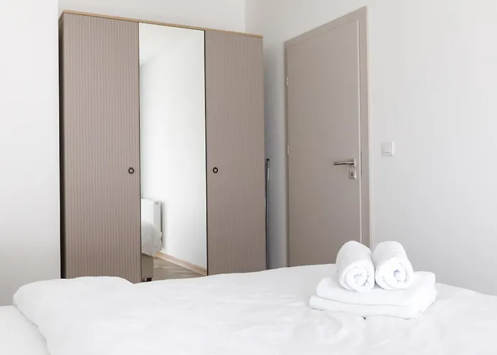 Grey Harmony By Uniquerent Apartment Wroclaw